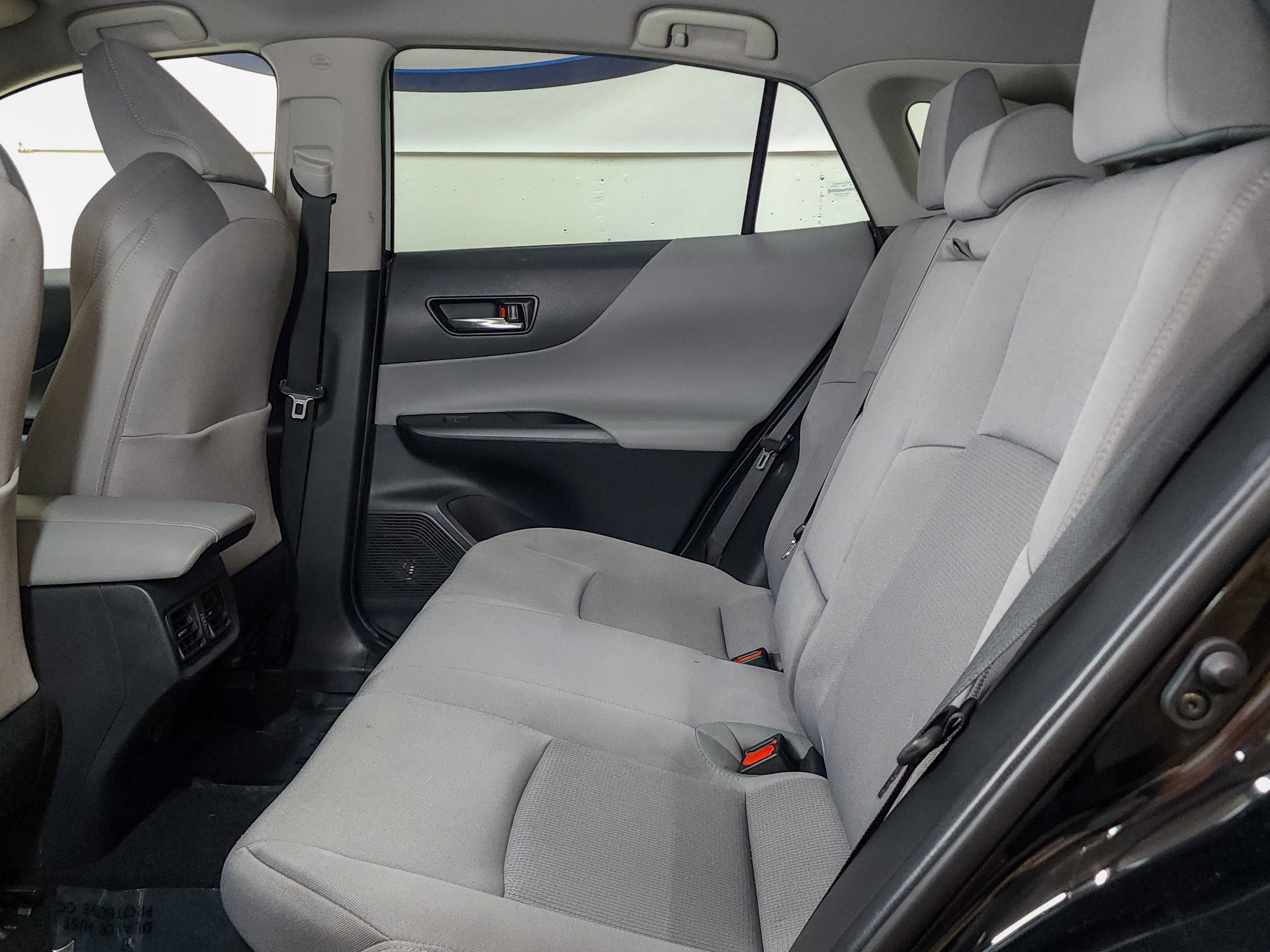 Used 2021 Toyota Venza LE AWD/4WD image 43