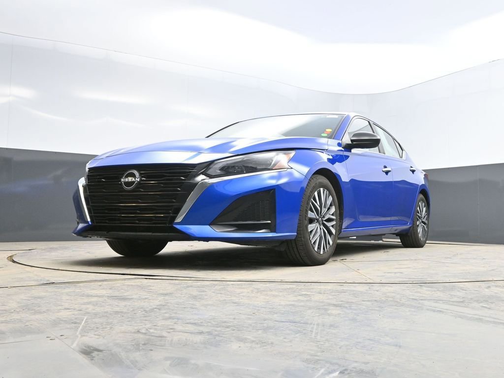 Used 2025 Nissan Altima 2.5 SV image 31