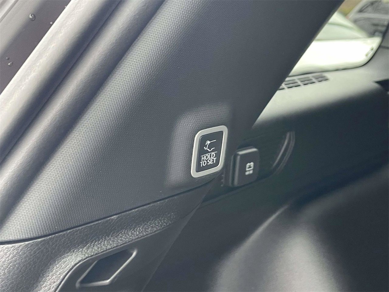 New 2025 Jeep Grand Cherokee Altitude image 21