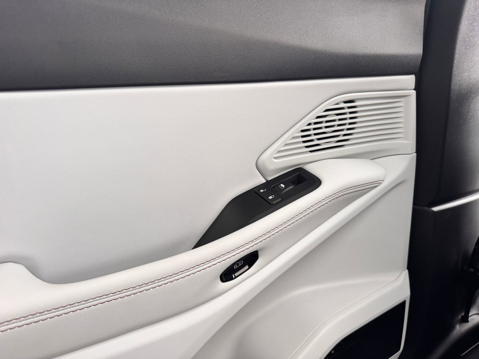 New 2026 Jeep Cherokee Limited image 30