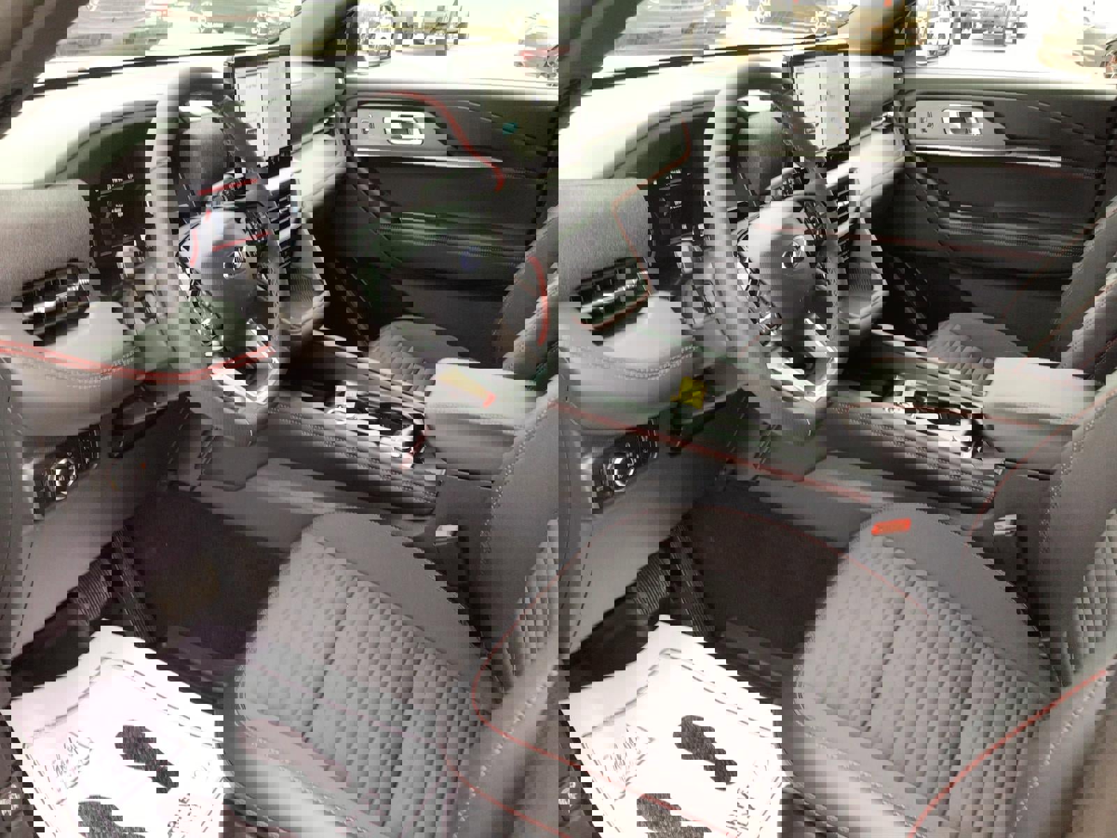 New 2026 Ford Explorer ST-Line w/ ST-Line Street Pack image 18