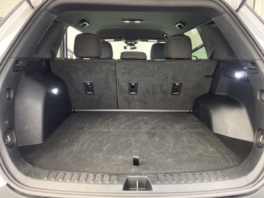 Used 2025 Chevrolet Equinox LT AWD/4WD image 35