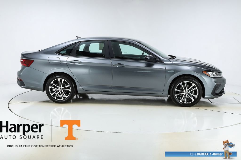 Used 2025 Volkswagen Jetta Sport image 46
