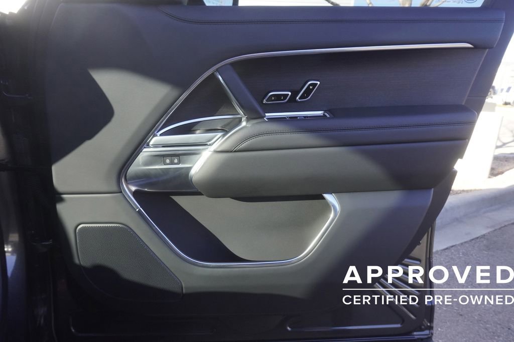 Used 2025 Land Rover Range Rover Long Wheelbase SE image 21