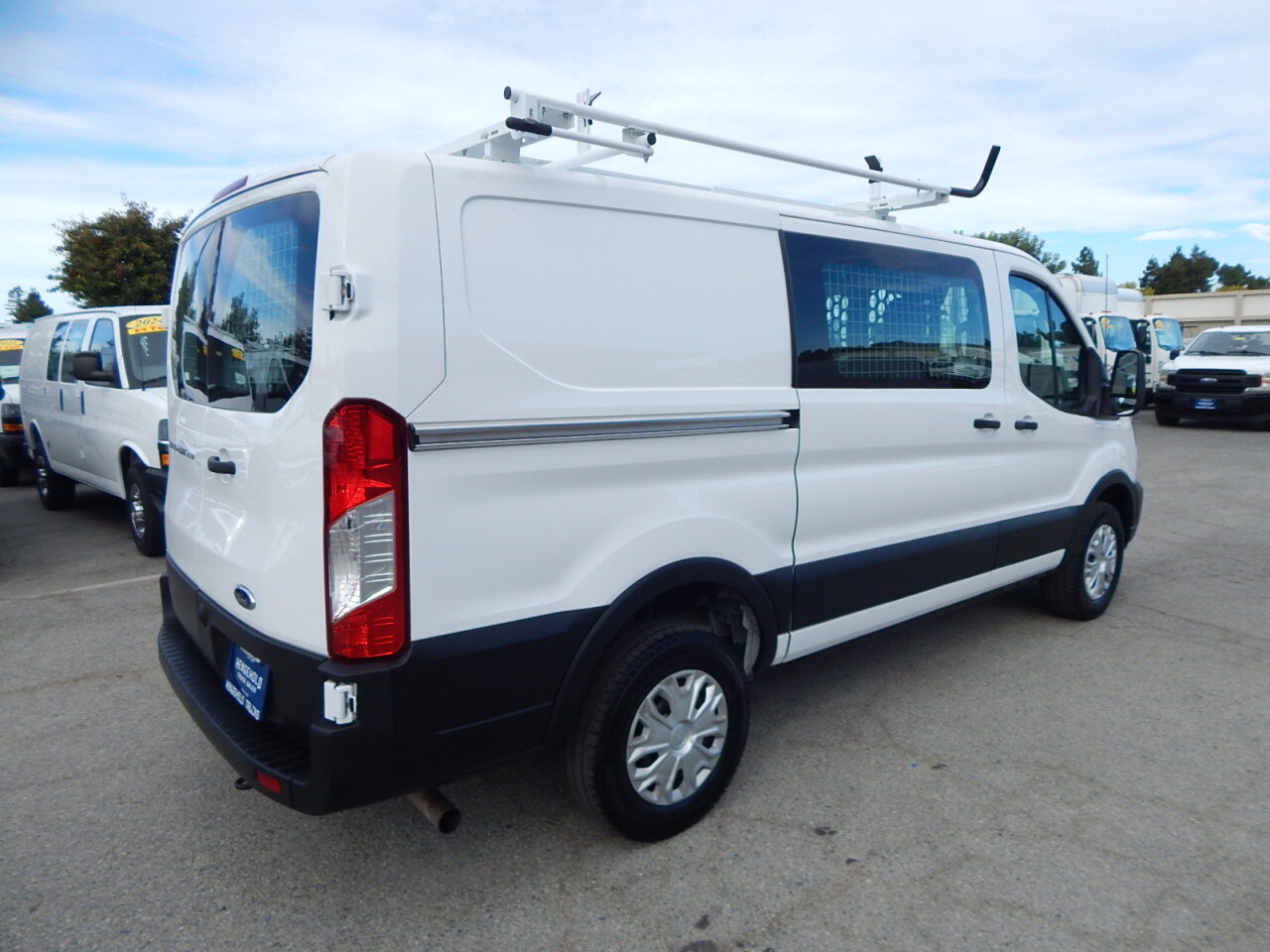 Used 2025 Ford Transit 250 Low Roof w/ Exterior Upgrade Package RWD image 8