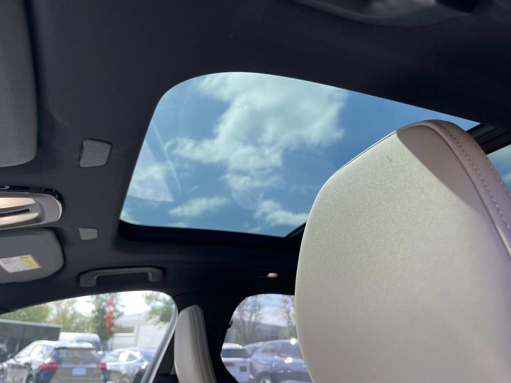 New 2026 Volvo XC60 B5 Plus w/ Protection Package Premier image 21