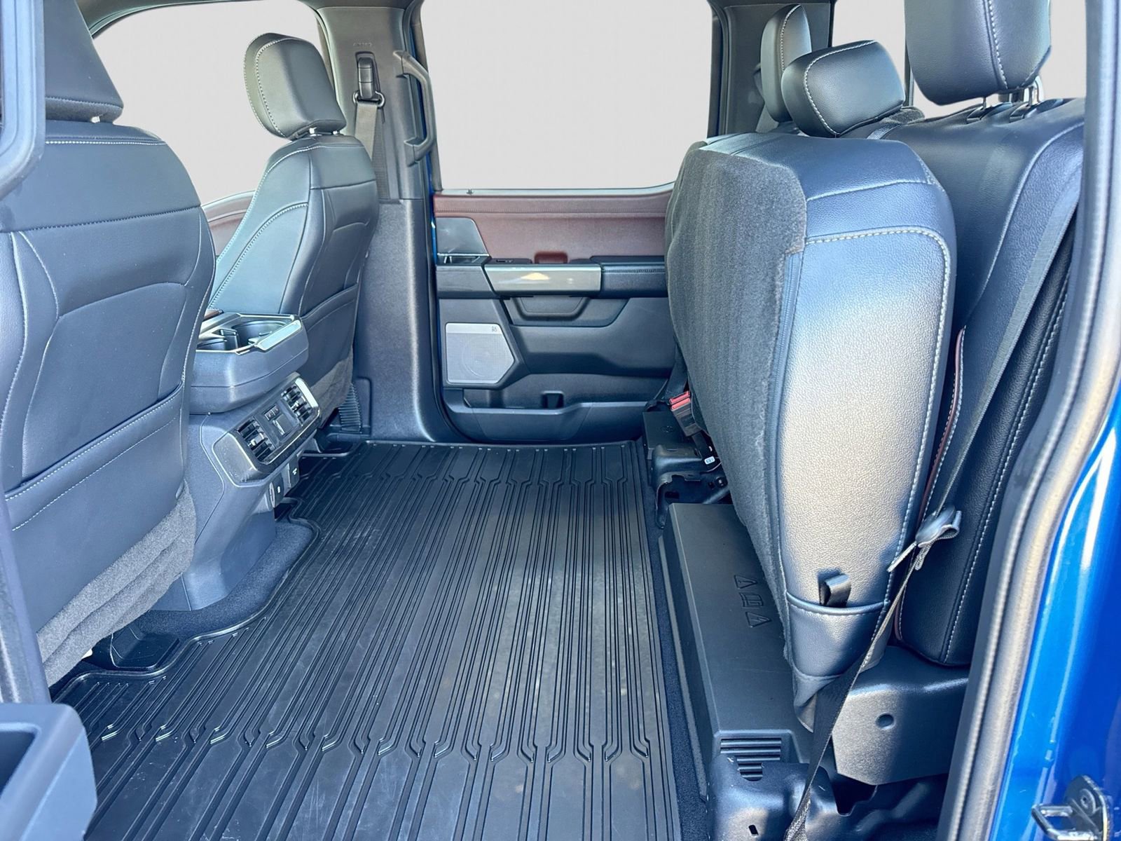 Used 2023 Ford F150 Lariat w/ Equipment Group 502A High AWD/4WD image 5