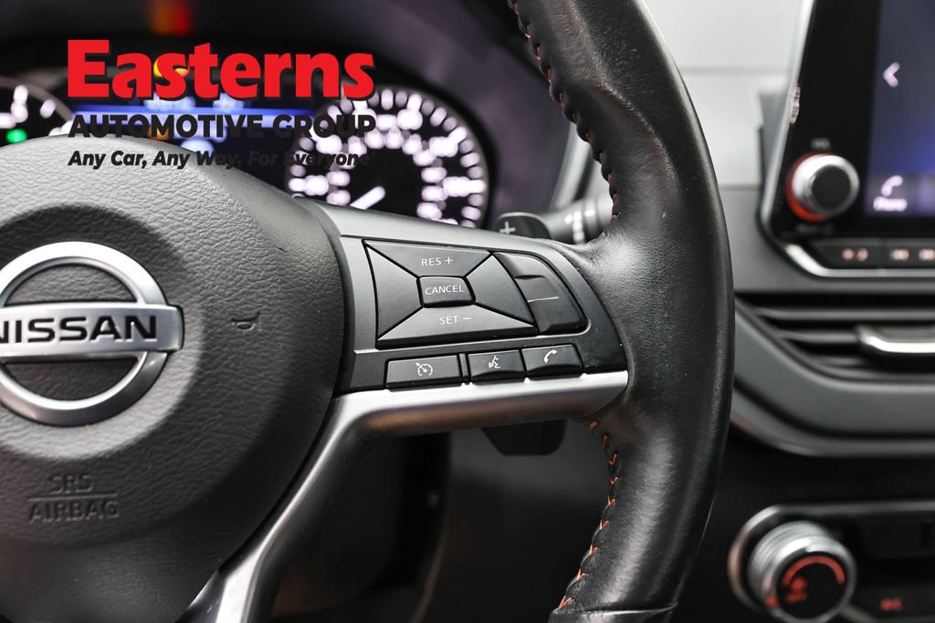 Used 2022 Nissan Altima 2.5 SR AWD/4WD image 16