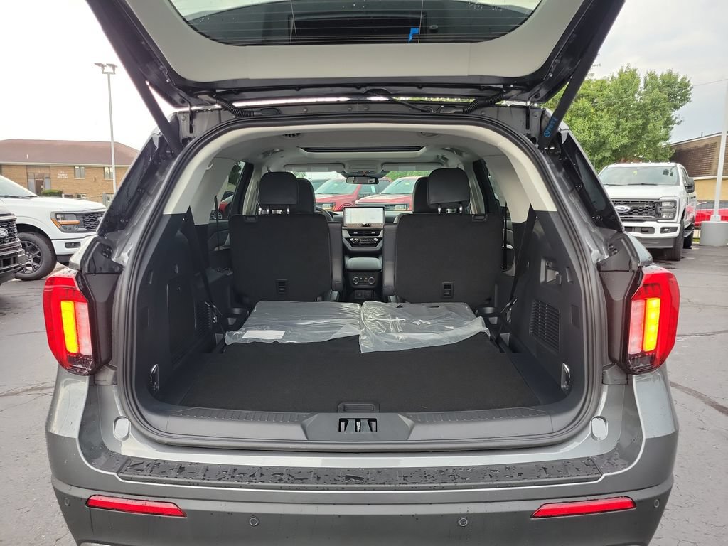 New 2026 Ford Explorer Active w/ Active Comfort Package AWD/4WD image 10