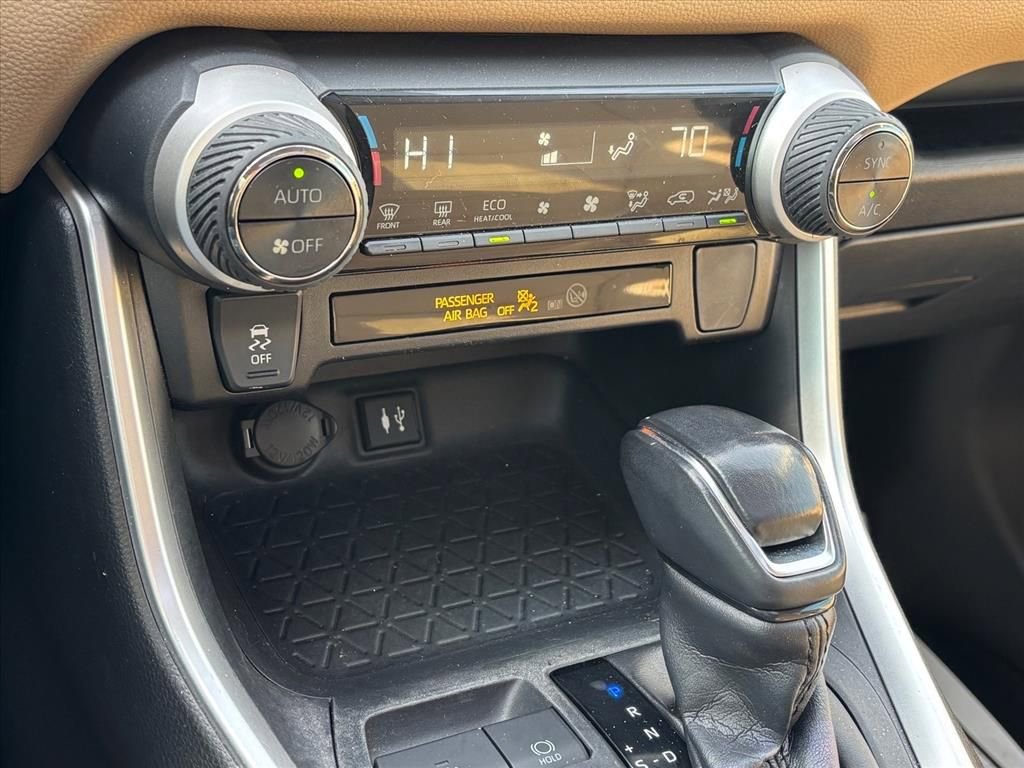 Used 2019 Toyota RAV4 XLE Premium image 19