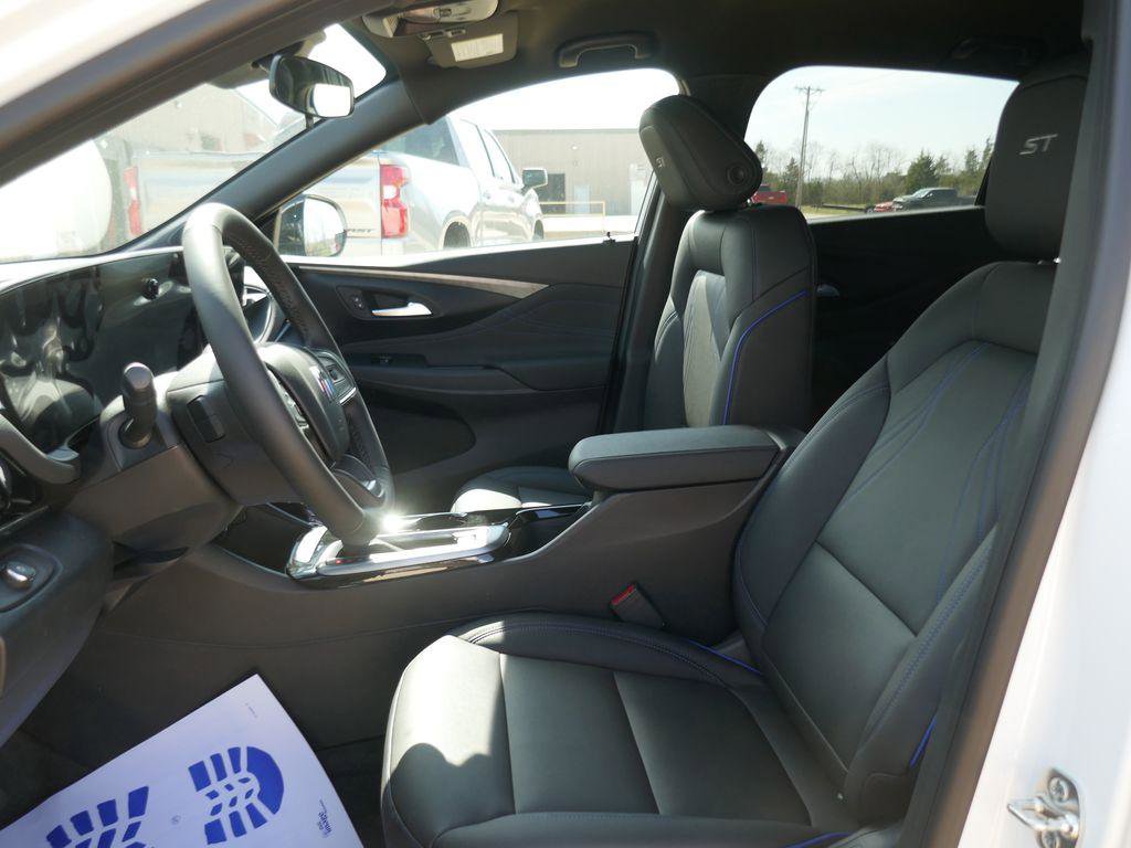 New 2026 Buick Envista Sport Touring image 14