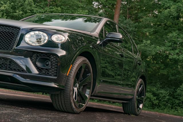 Used 2022 Bentley Bentayga AWD/4WD image 31