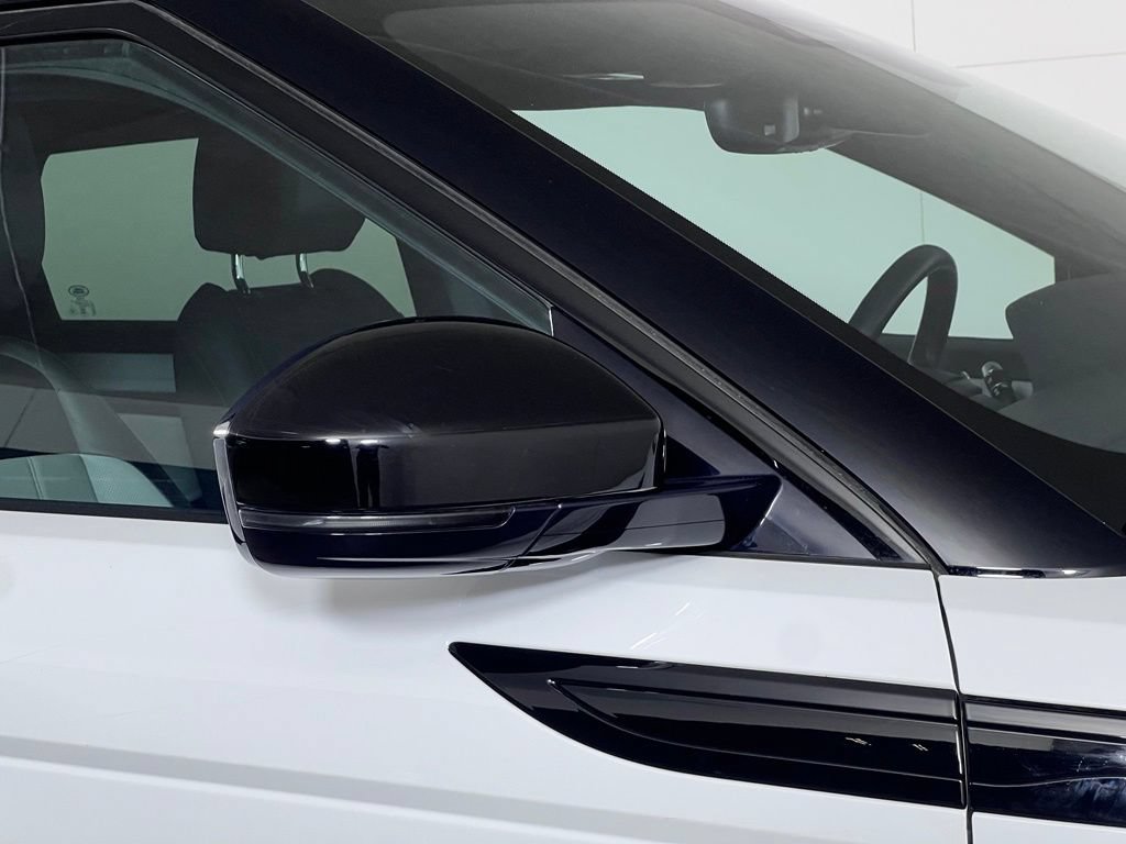Used 2022 Land Rover Range Rover Evoque R-Dynamic S AWD/4WD image 18
