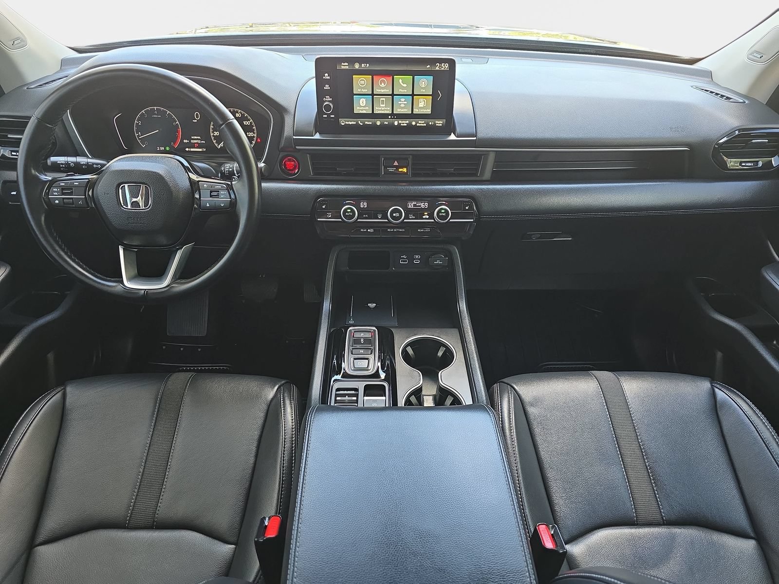 Certified 2024 Honda Pilot Touring image 10
