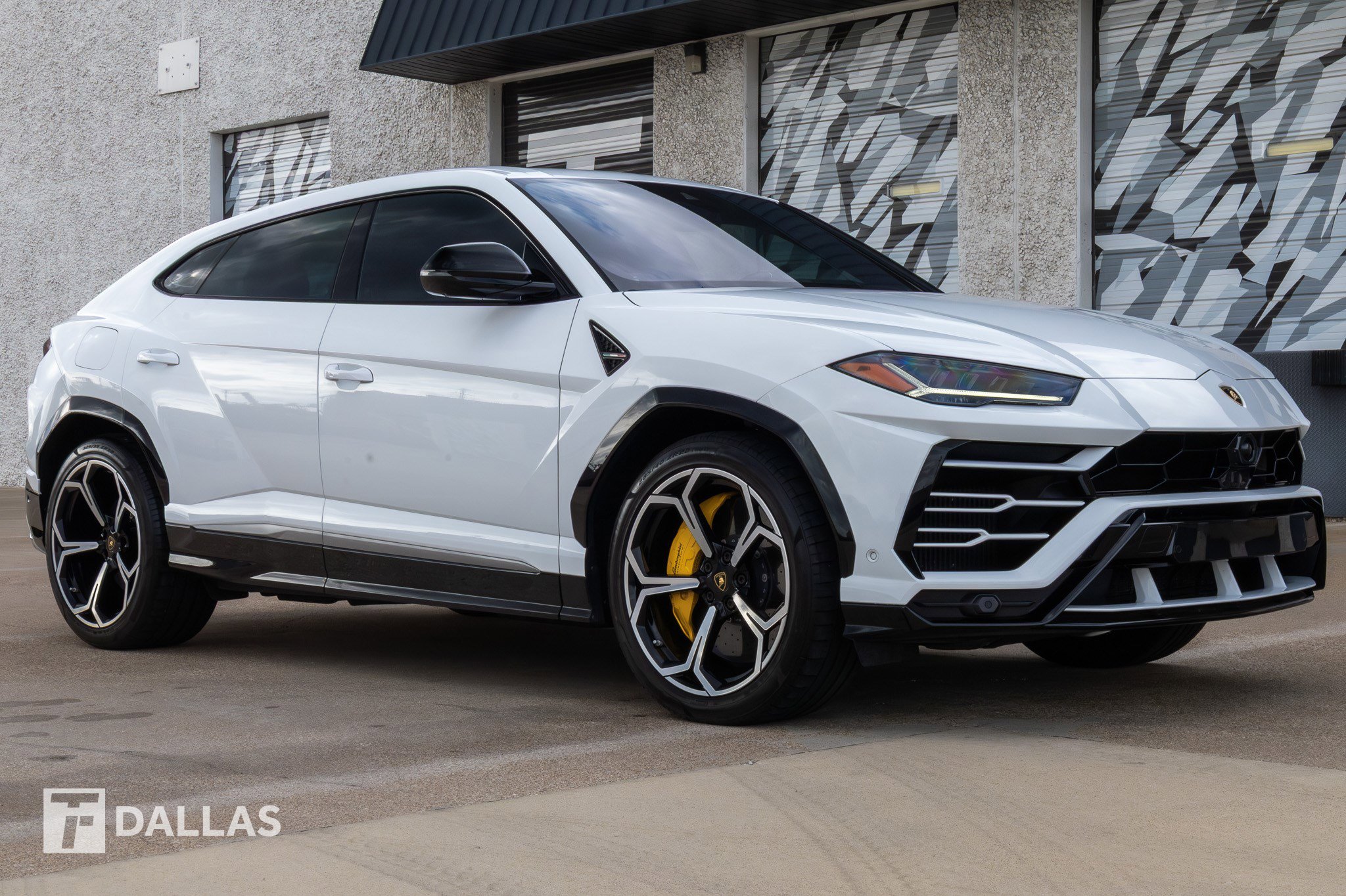 Used 2020 Lamborghini Urus image 17