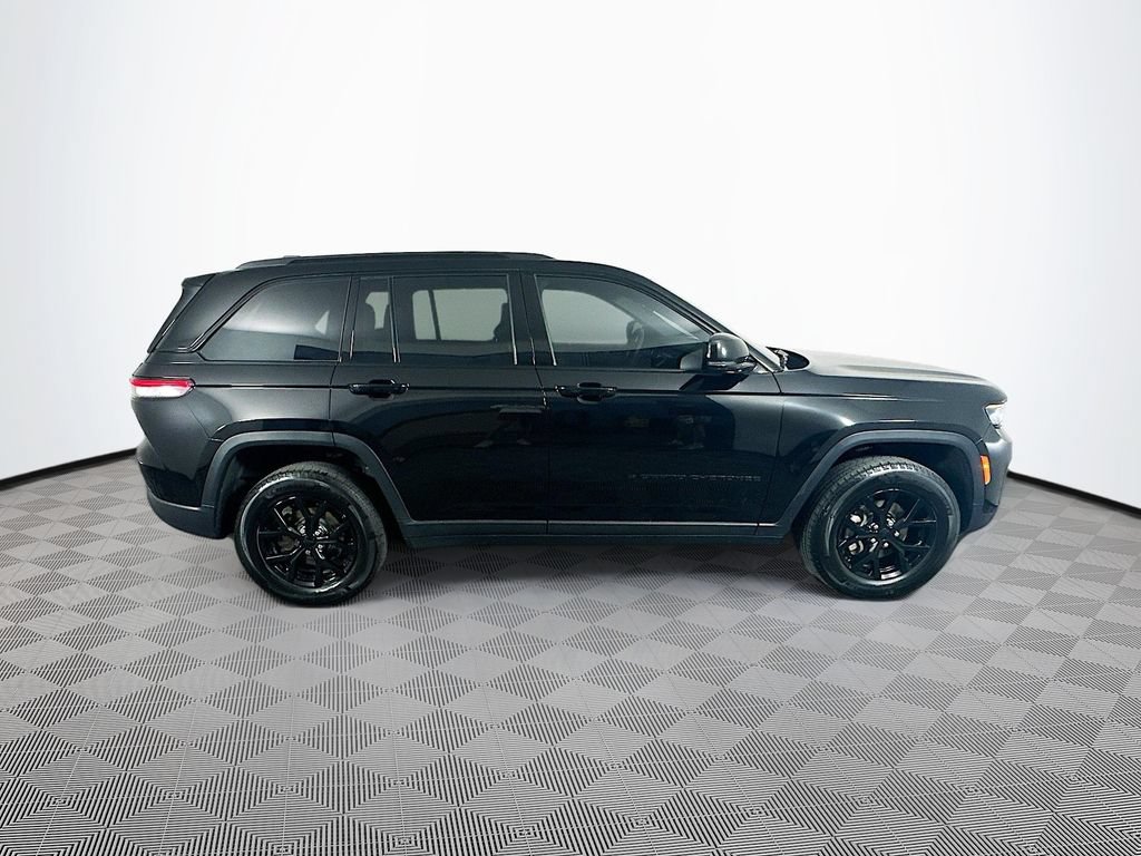 Certified 2024 Jeep Grand Cherokee Altitude AWD/4WD image 14
