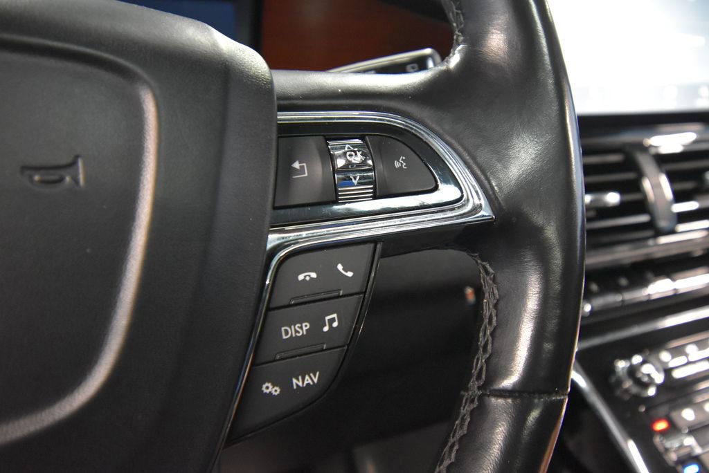 Used 2019 Lincoln Navigator Select AWD/4WD image 12