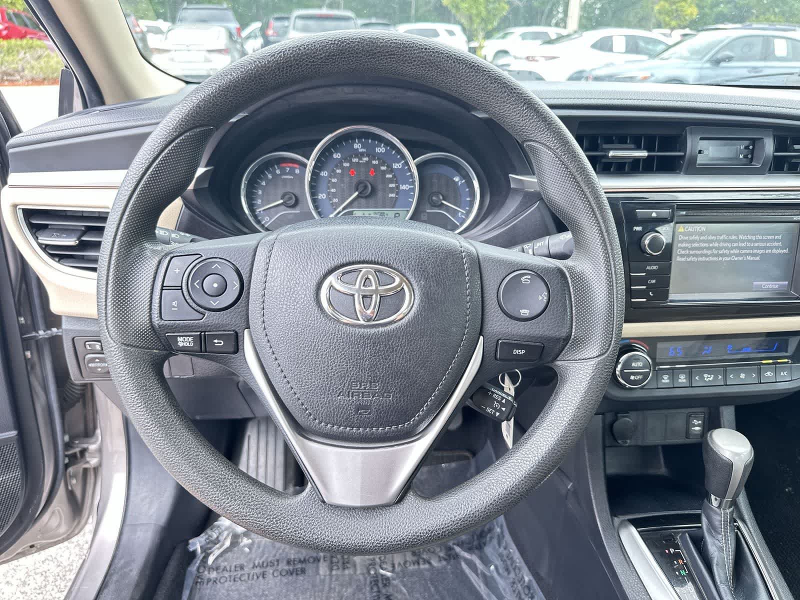 Used 2015 Toyota Corolla LE FWD image 18