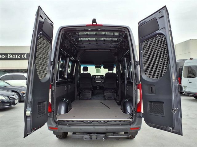 New 2024 Mercedes-Benz Sprinter 2500 image 23