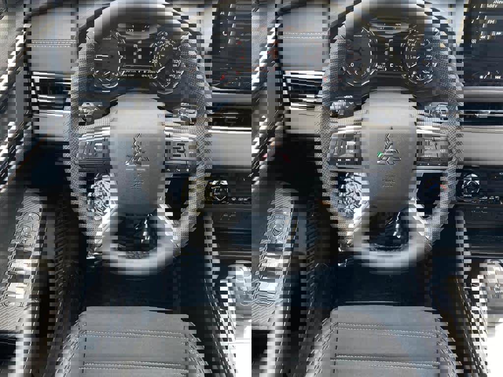 New 2026 Mitsubishi Outlander Trail Edition image 5