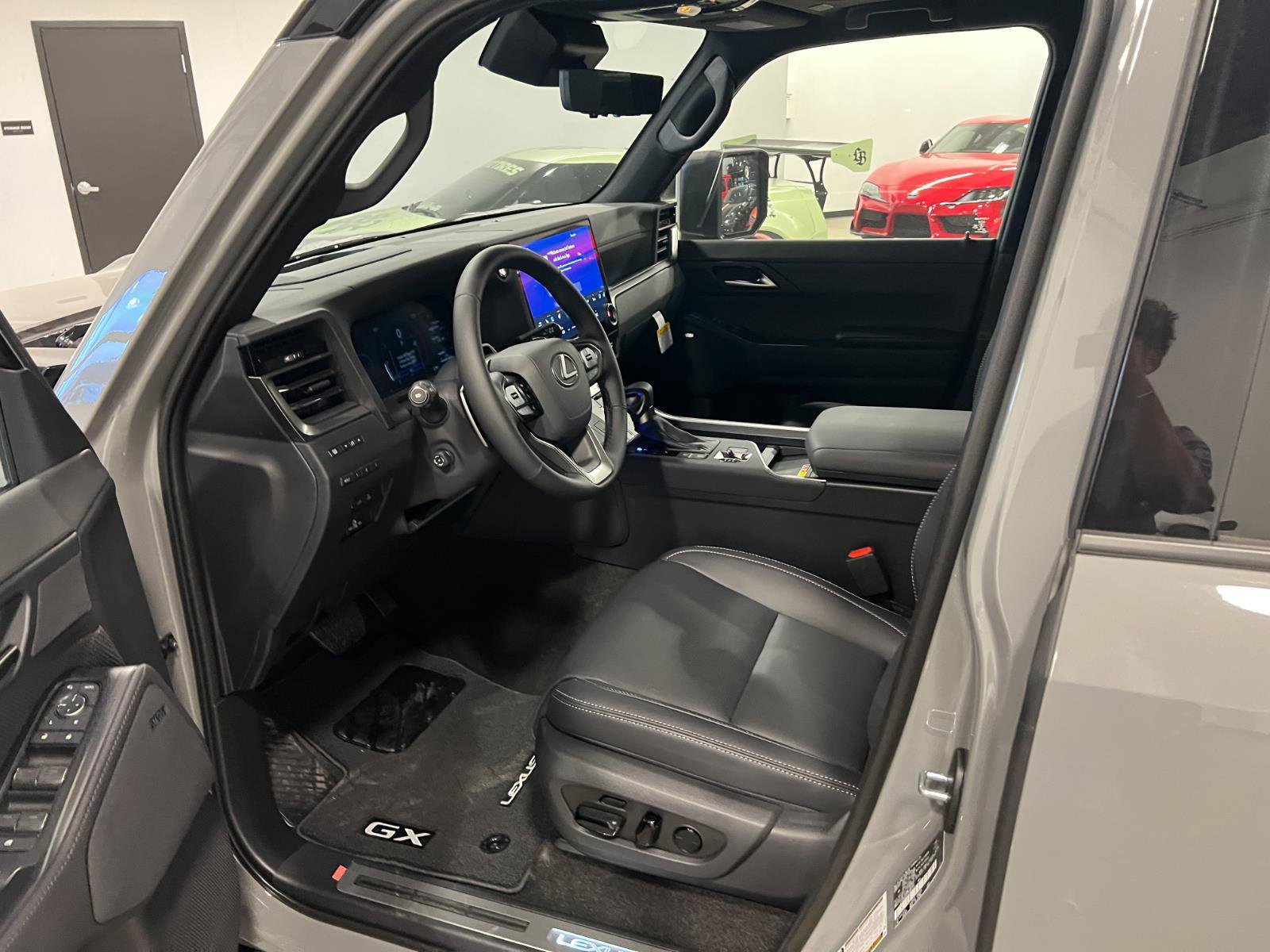 Used 2026 Lexus GX 550 w/ Cold Area Package AWD/4WD image 10
