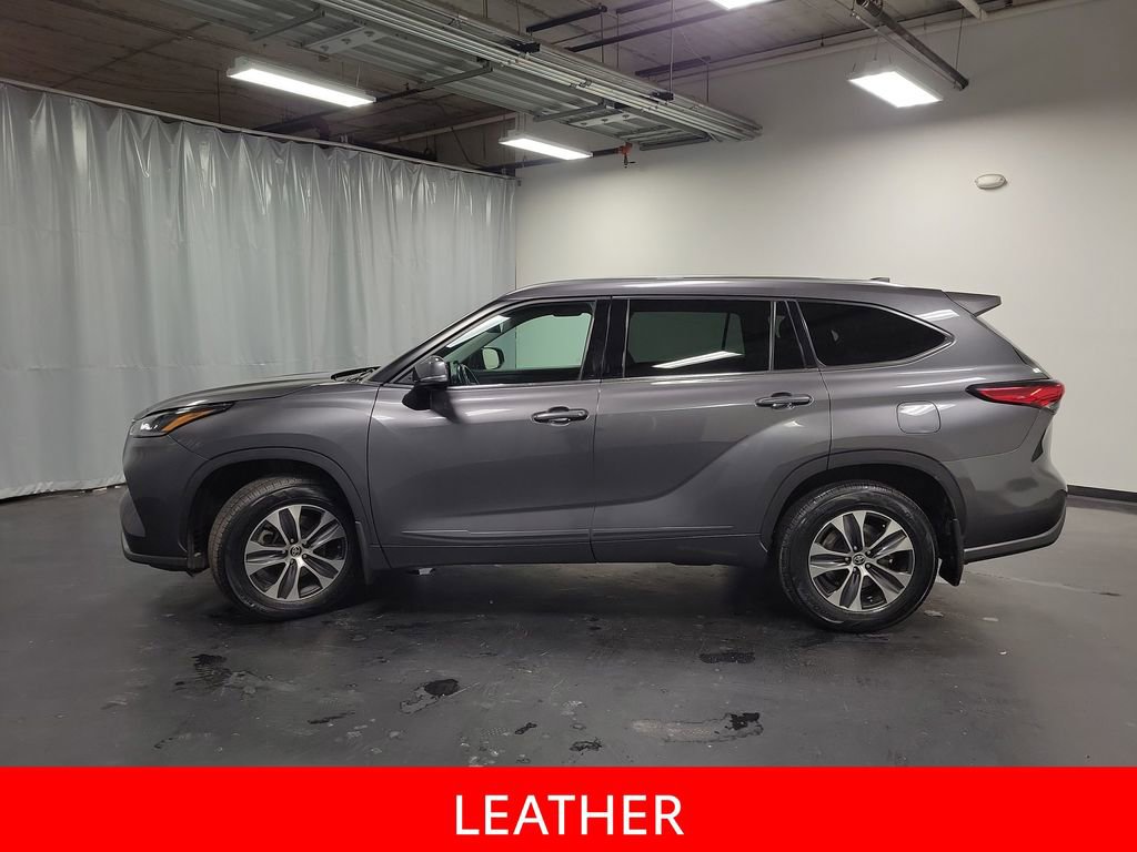 Used 2021 Toyota Highlander XLE image 5