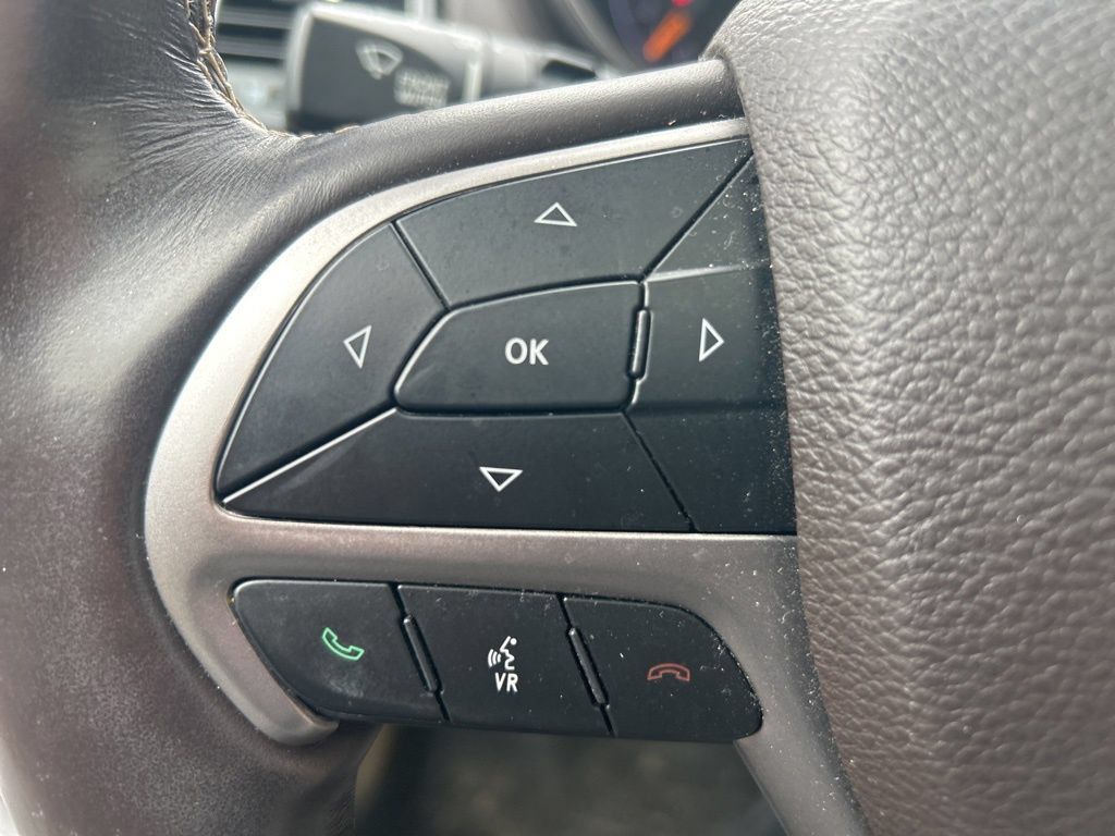 Used 2019 Jeep Grand Cherokee Overland AWD/4WD image 21