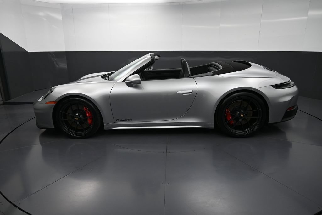 New 2026 Porsche 911 Carrera 4 GTS AWD/4WD image 32