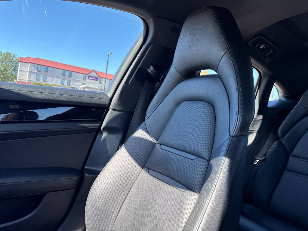 Used 2017 Porsche Panamera 4 AWD/4WD image 23