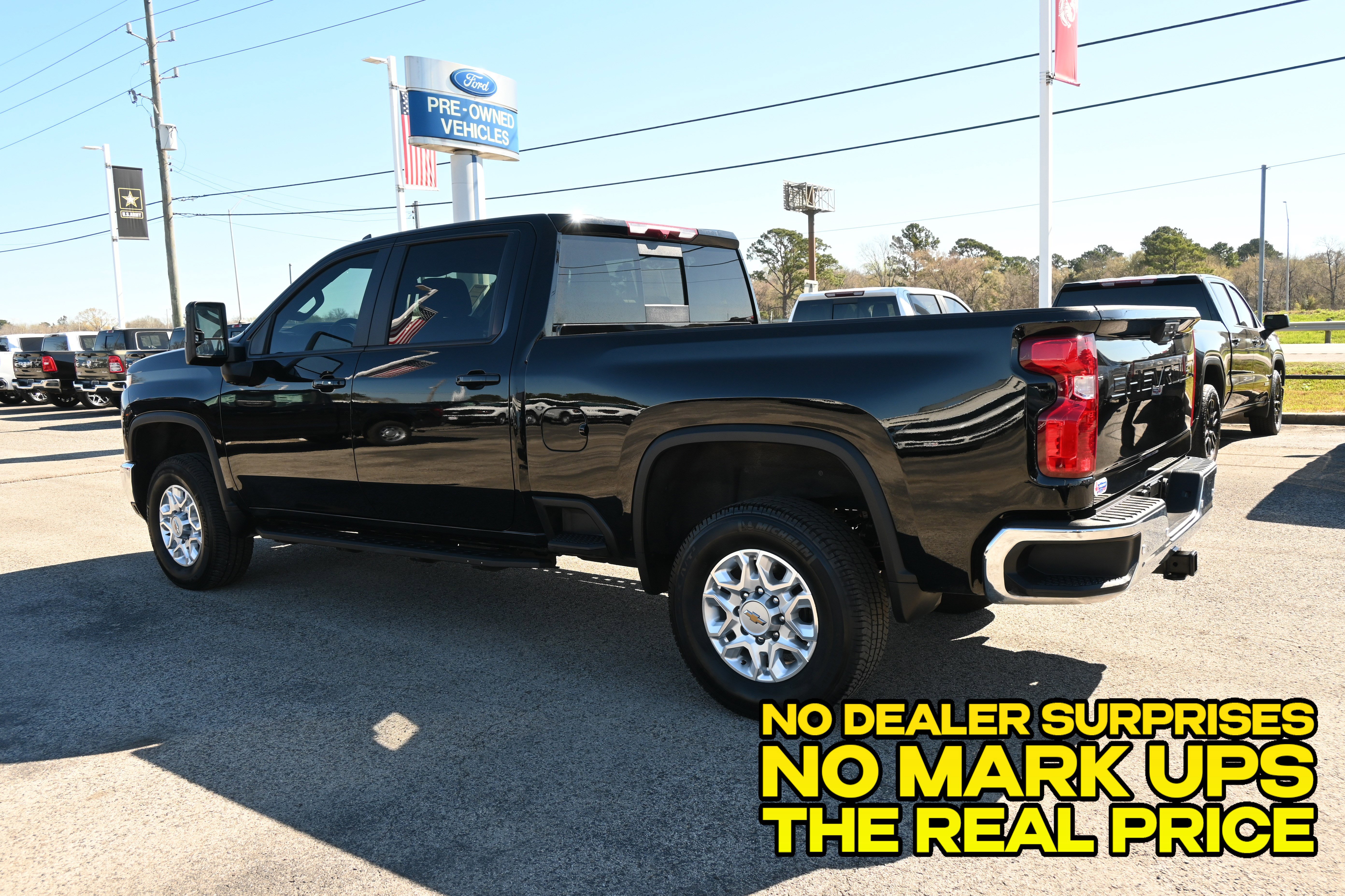 Used 2025 Chevrolet Silverado 2500 LT w/ Texas Edition image 7