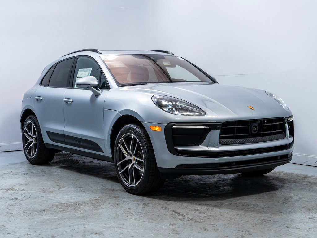 Used 2025 Porsche Macan image 9