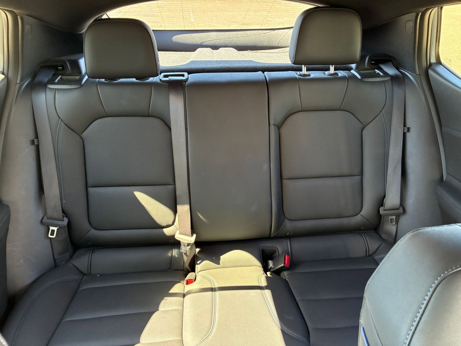 Used 2025 Buick Envista Sport Touring image 37