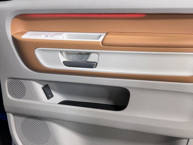 New 2025 Volkswagen ID. Buzz 1st Edition image 12