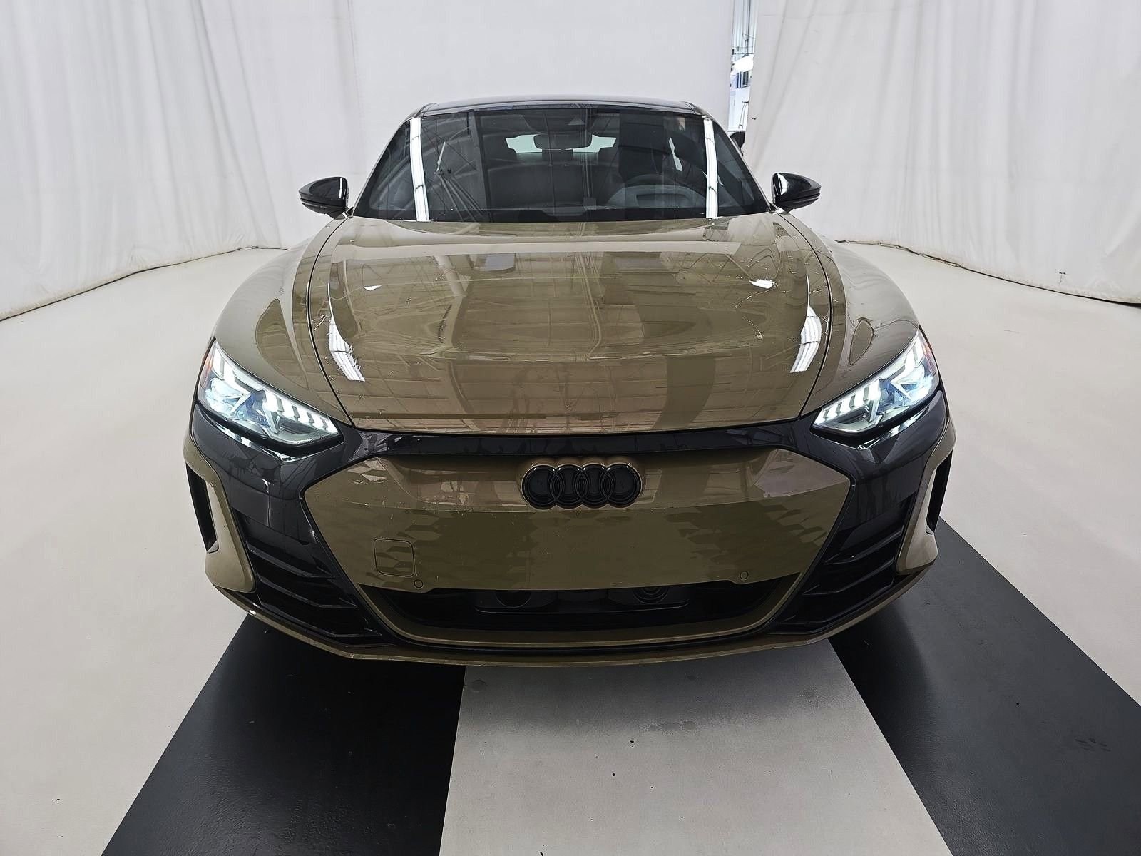 Used 2024 Audi RS e-tron GT w/ Carbon Performance Package AWD/4WD image 2