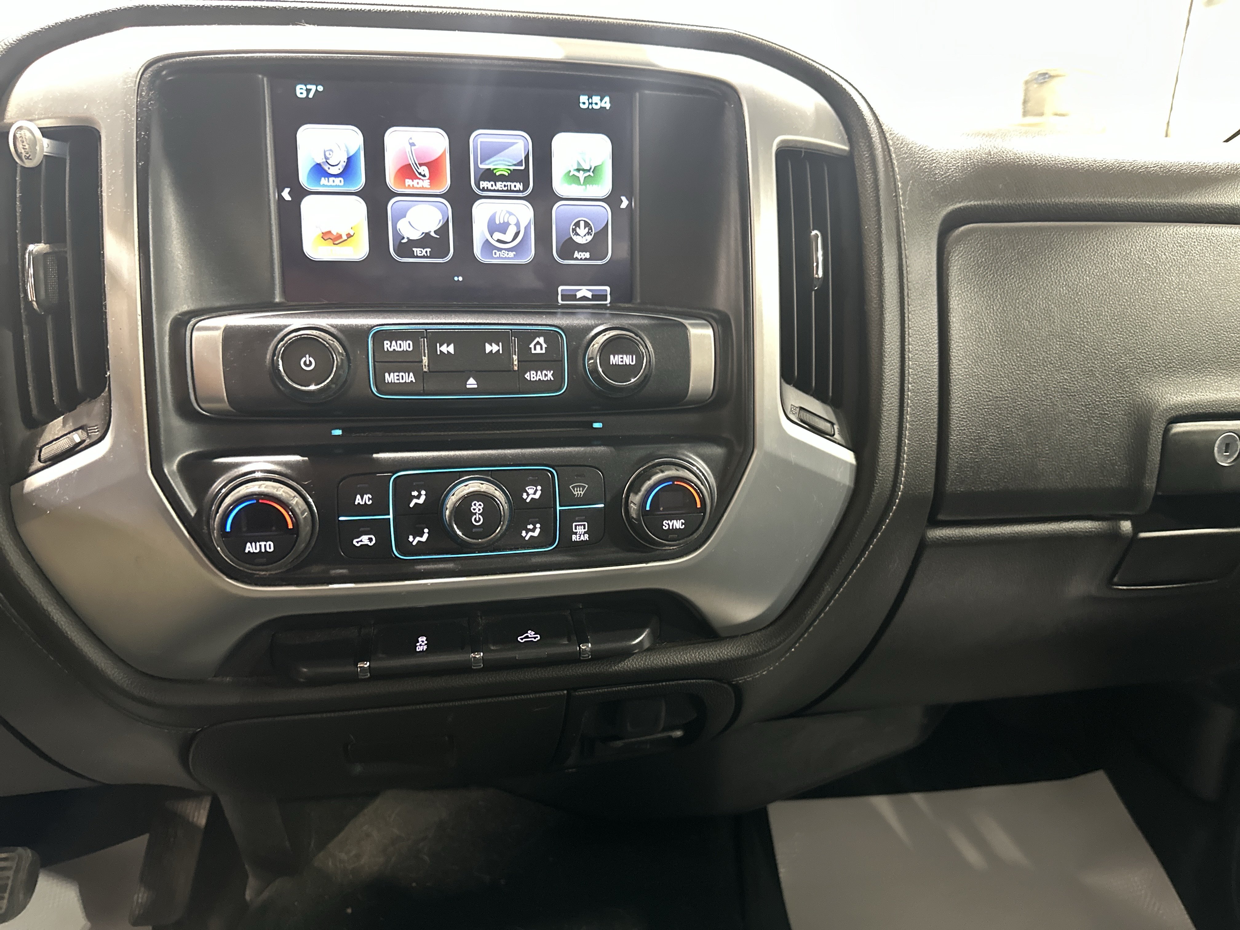 Used 2017 GMC Sierra 2500 SLE w/ HD SLE Preferred Plus Package AWD/4WD image 16
