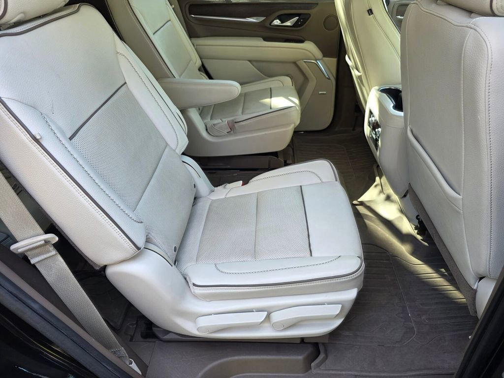 Used 2021 GMC Yukon Denali w/ LPO, Illumination Package image 31