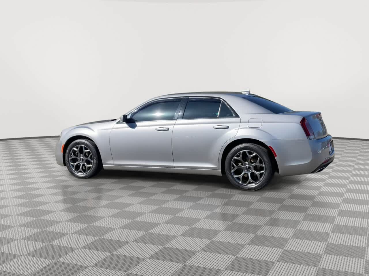 Used 2018 Chrysler 300 S AWD/4WD image 6