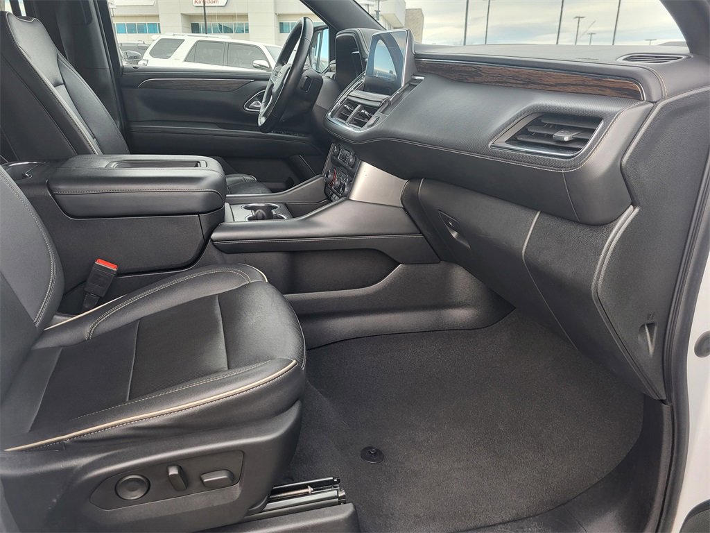 Used 2023 Chevrolet Suburban Premier image 19