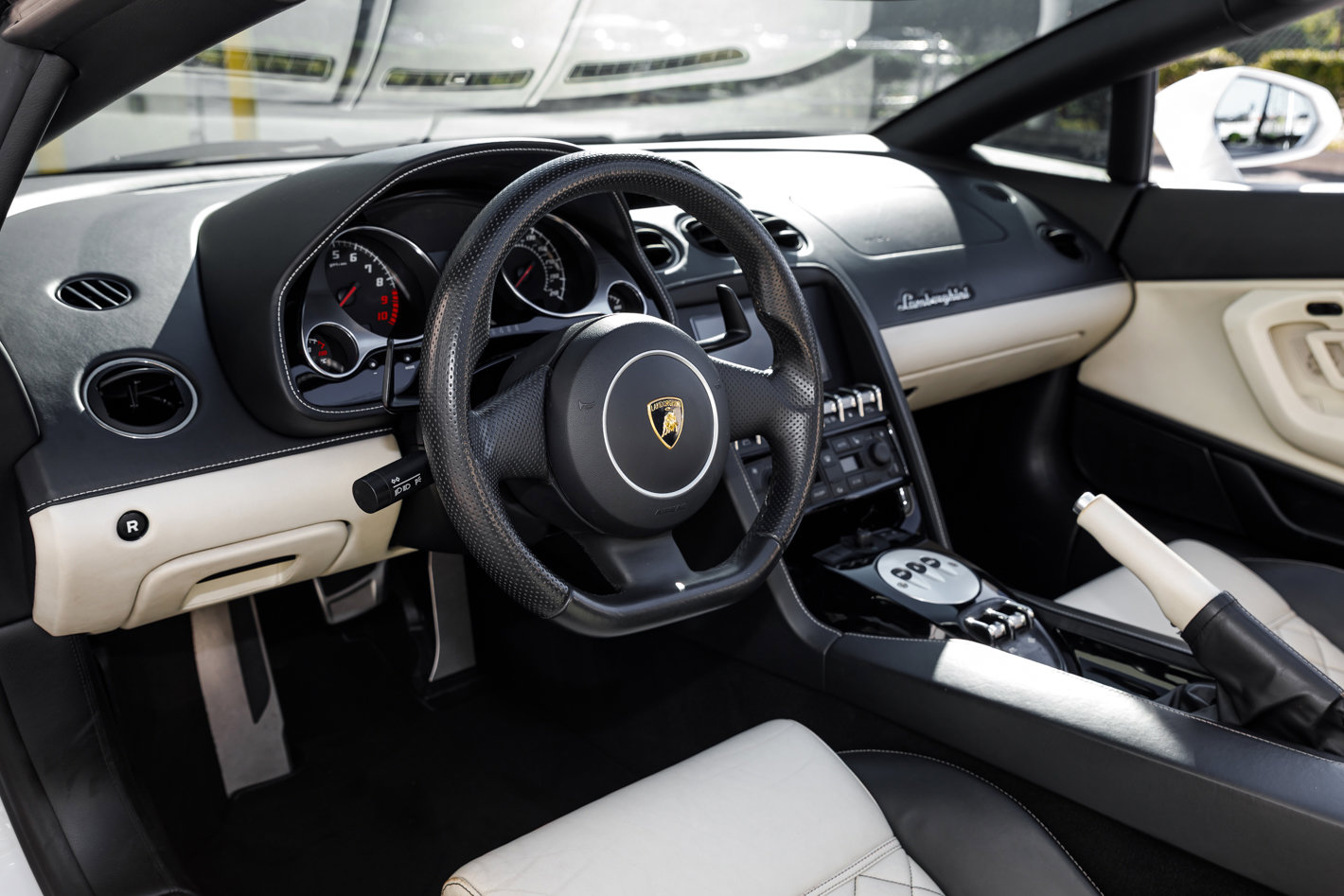 Used 2014 Lamborghini Gallardo LP 550-2 image 26