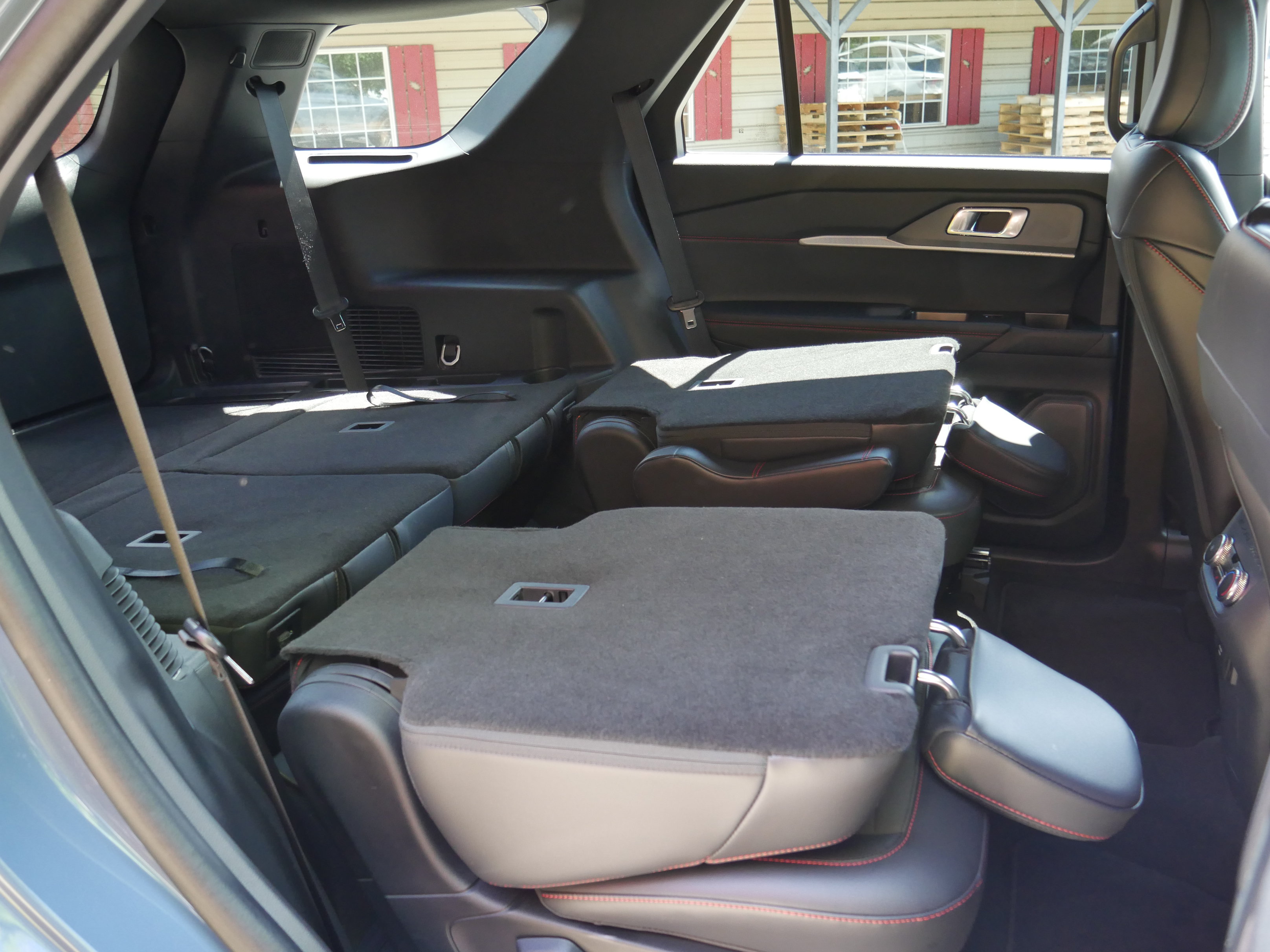 Used 2025 Ford Explorer ST-Line w/ Premium Package AWD/4WD image 33