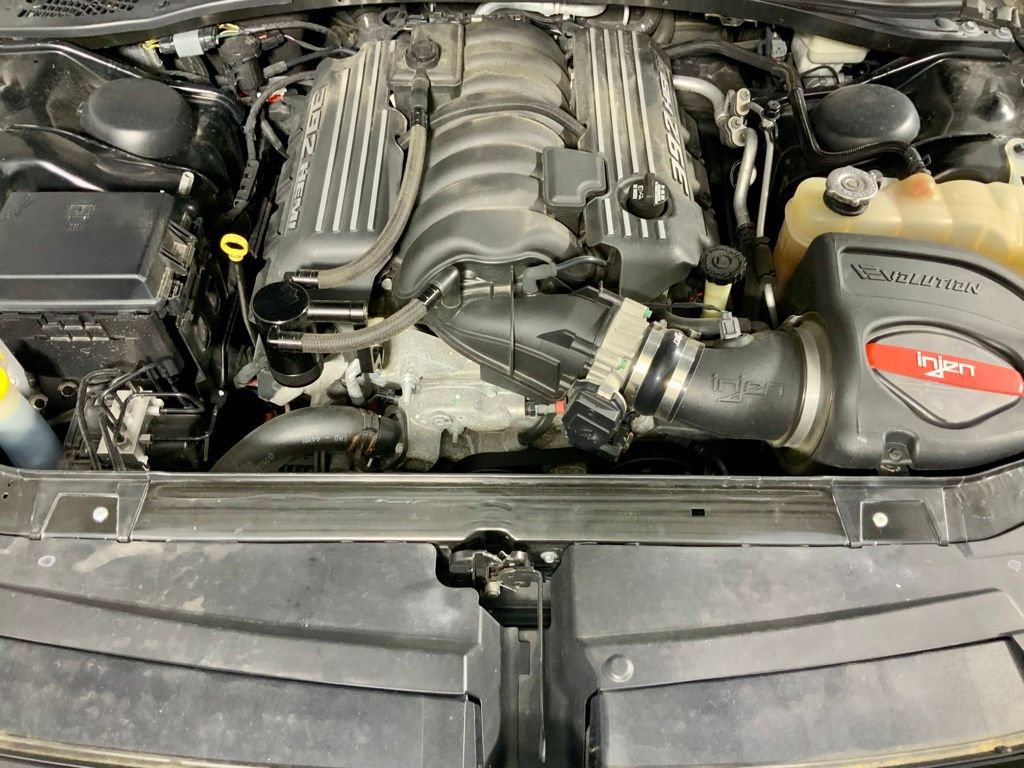 Used 2014 Dodge Challenger SRT8 w/ Harman/Kardon Audio Group RWD image 5