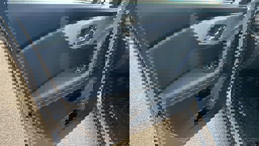 Certified 2023 Chevrolet Blazer LT w/ Convenience Package image 11