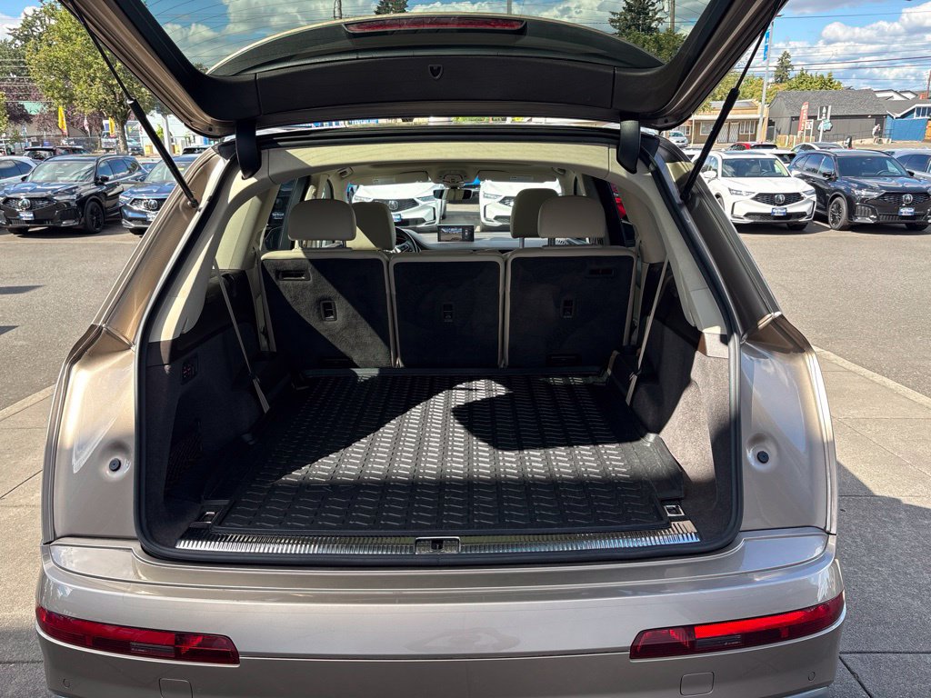 Used 2018 Audi Q7 3.0T Prestige w/ Prestige Package AWD/4WD image 8