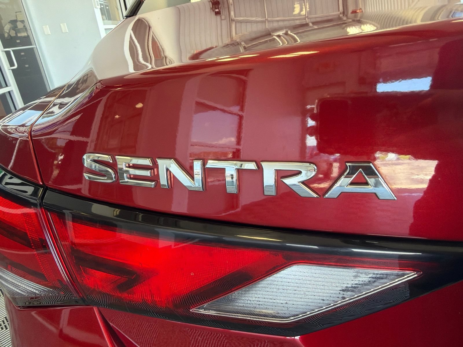 Used 2024 Nissan Sentra SV FWD image 8