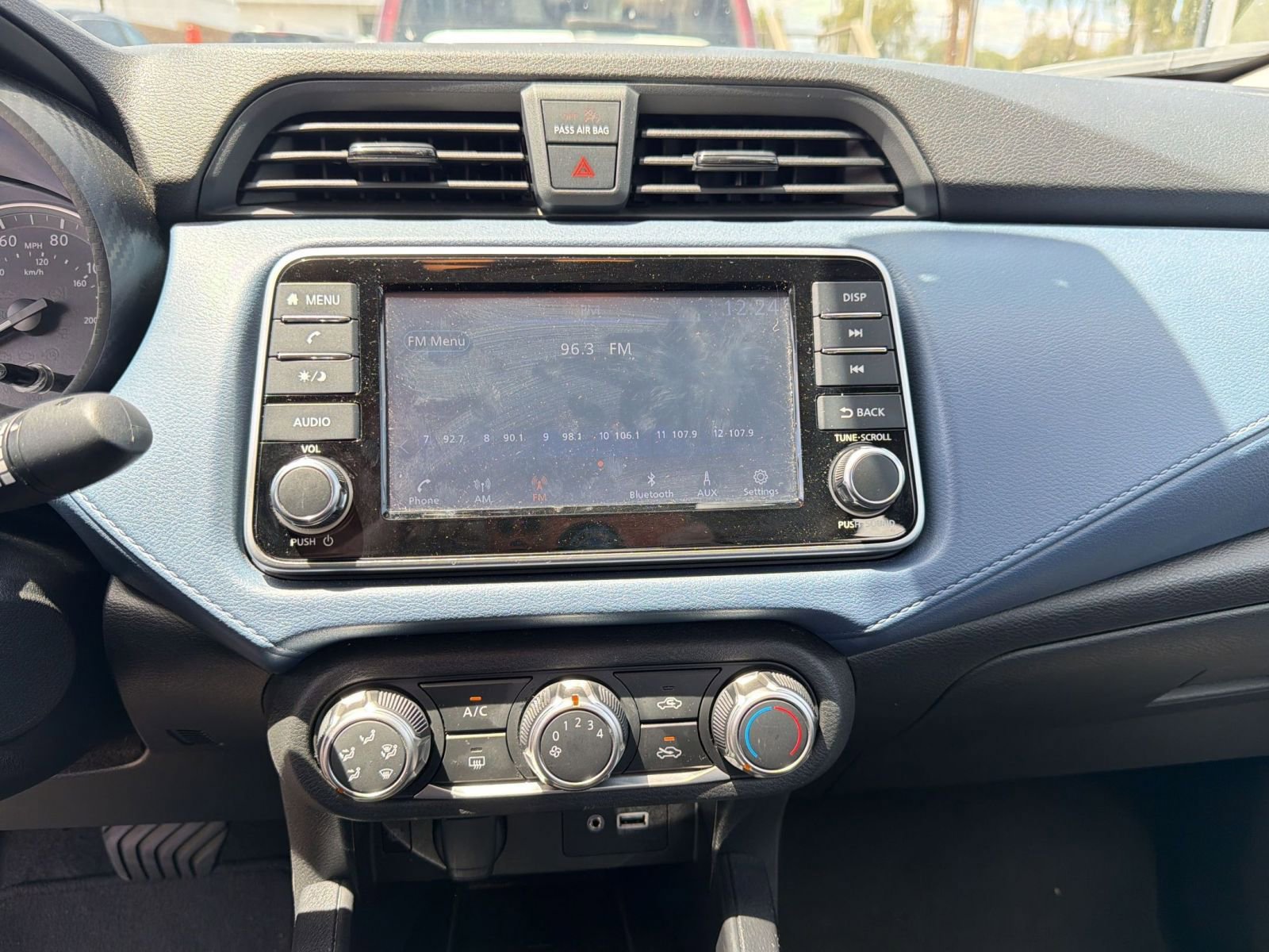 Used 2025 Nissan Versa SV FWD image 9
