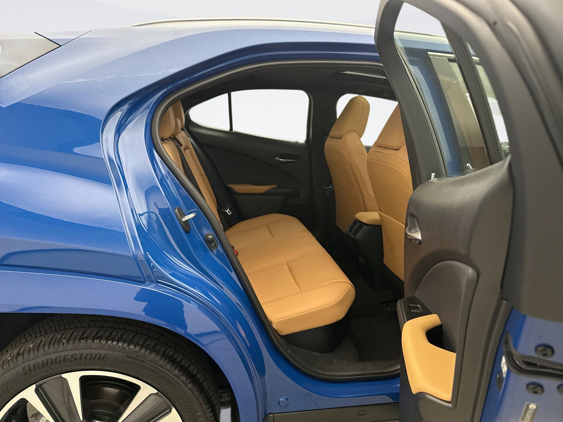 Used 2025 Lexus UX 300h AWD w/ Accessory Package (Z1) image 19