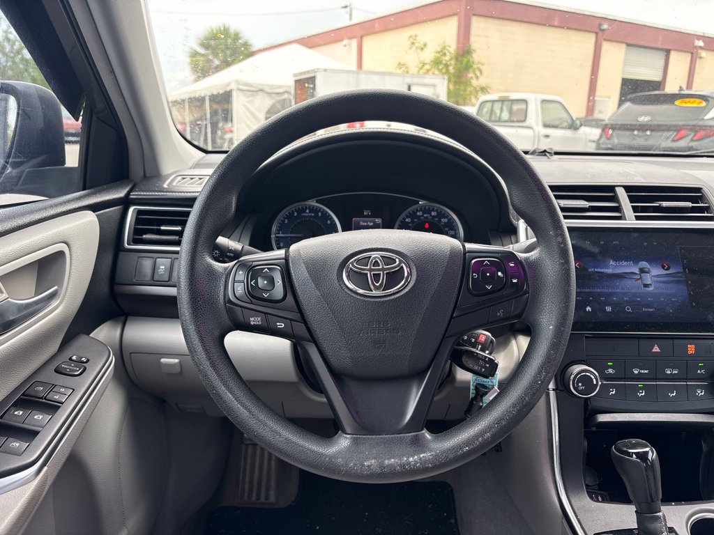 Used 2015 Toyota Camry LE w/ Moonroof Package FWD image 20