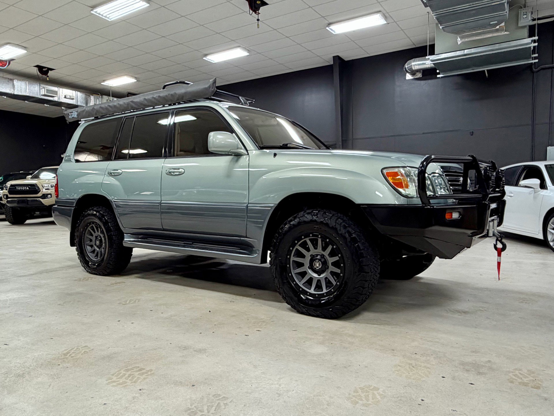 Used 2003 Lexus LX 470 4WD image 13