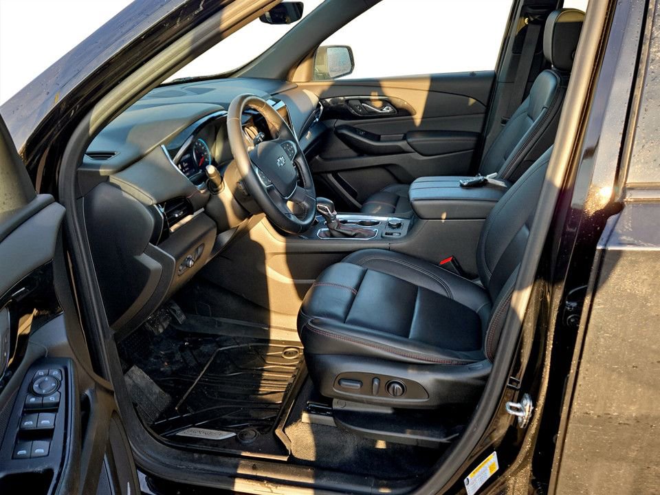 Used 2023 Chevrolet Traverse RS w/ LPO, Floor Liner Package image 29