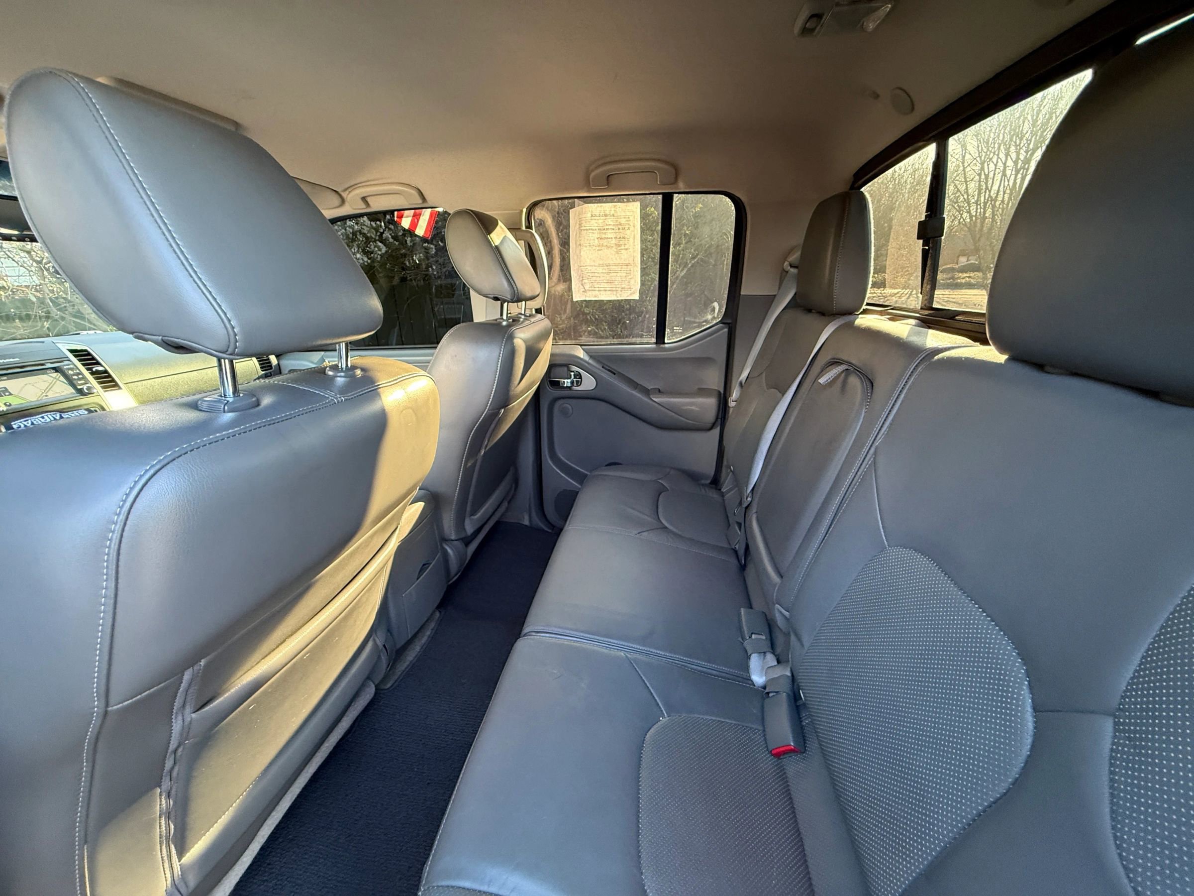 Used 2014 Nissan Frontier SL image 32